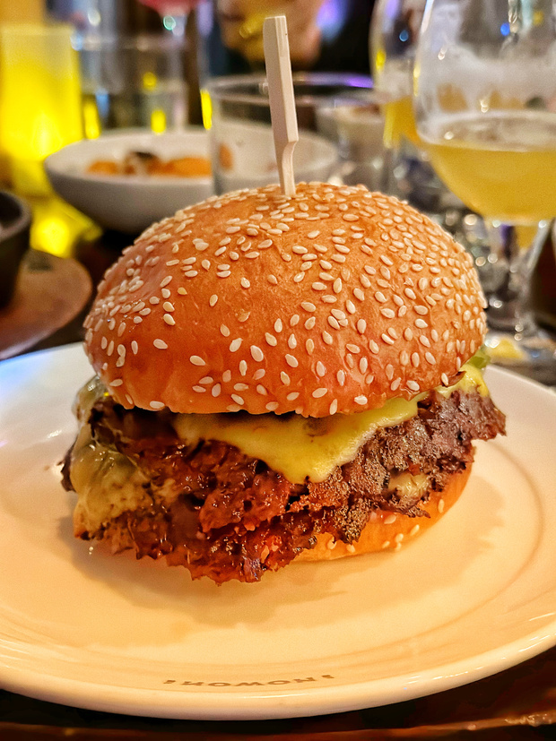 The “Legendary Cheeseburger” at NYC’s Nowon is highly&nbsp;overrated